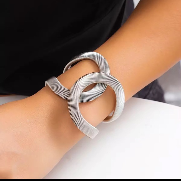 Silver Cuff  Bracelet Adjustable. - Picture 8 of 8